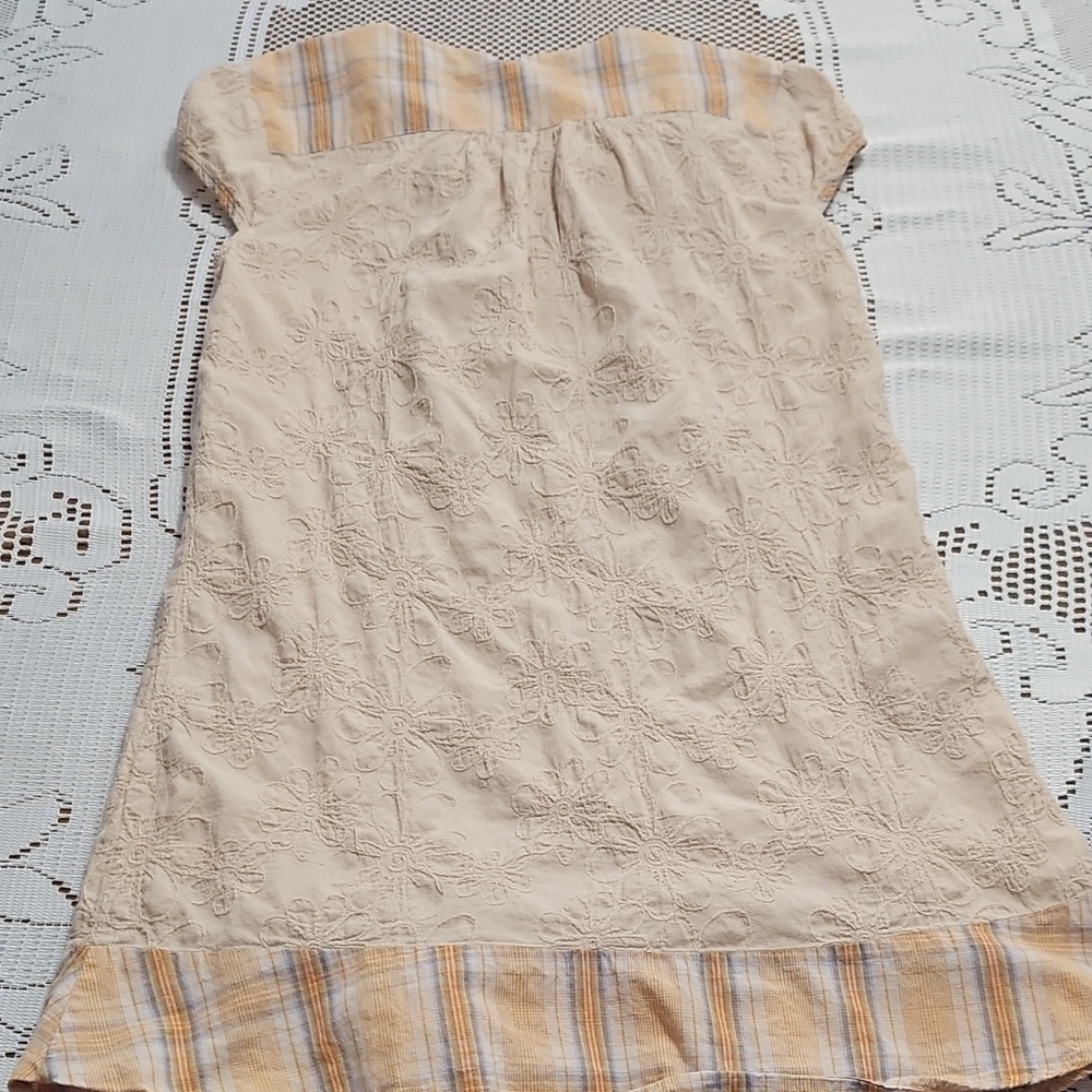 Charlotte Russe Beige and Plaid Cotton Blouse - Picture 6 of 6
